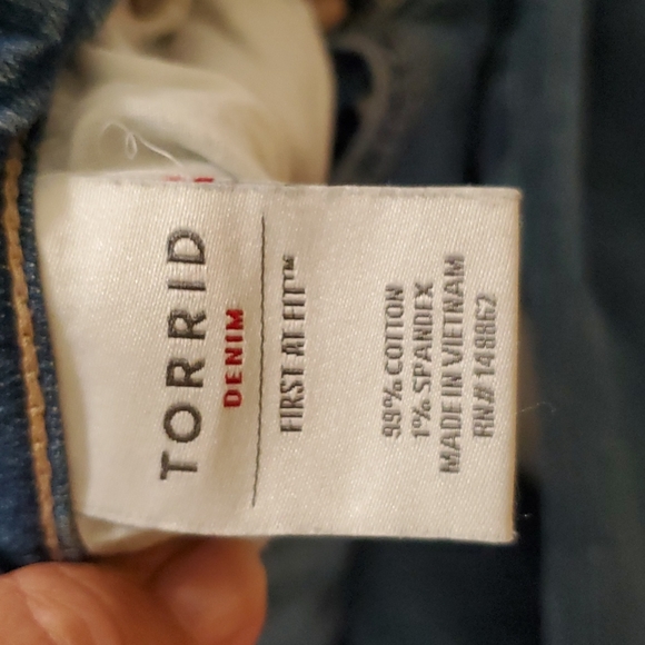 Torrid Slim boot light wash jeans 29” inseam - Picture 11 of 13